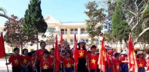 Áo cờ đỏ sao vàng trường tiểu học Đồng Lộc